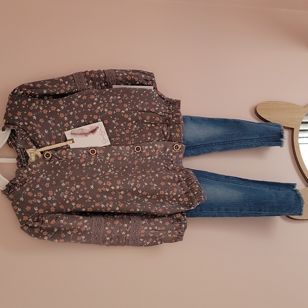 Jessica Simpson top and jeggings